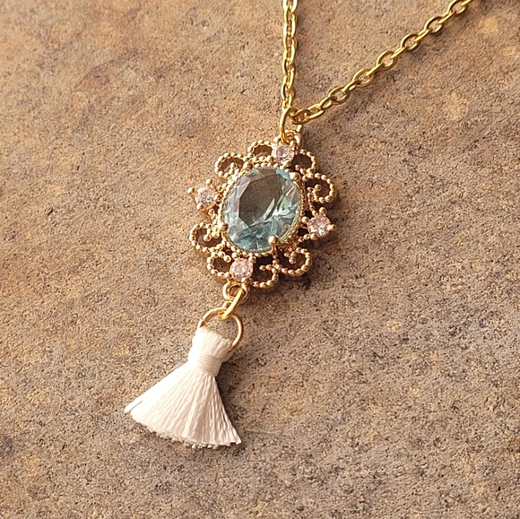 18k Aquamarine Stone Pendant Necklace - Picture 3 of 6